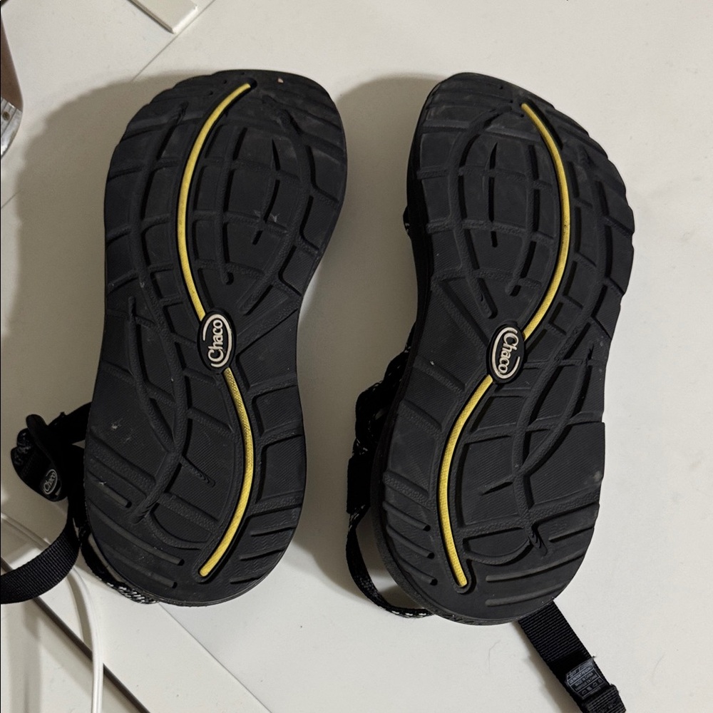 Chaco Black & White Patterned Strap Sandals - image 7